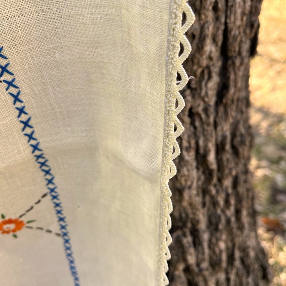 Vintage Linen - Picture 4 of 4